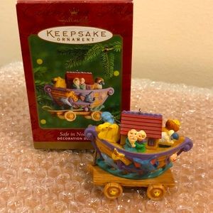 Hallmark MIB 2000 keepsake holiday ornament